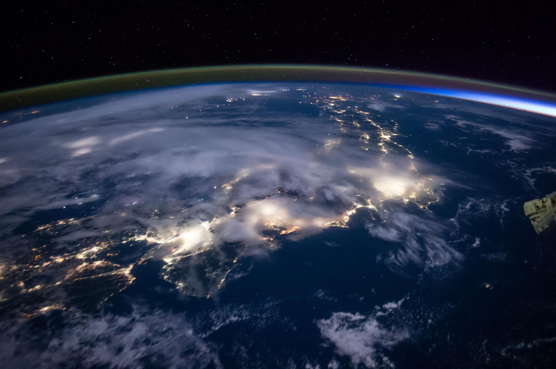 NASA Expands Commercial Space Strategy as Private Stations Move Closer